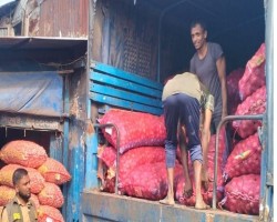 সিলেটে ২৫ লাখ টাকার অবৈধ ভারতীয় পেঁয়াজ জব্দ