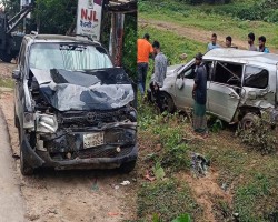 সিলেটে দুই গাড়ির মুখোমুখি সংঘর্ষে আহত ৫