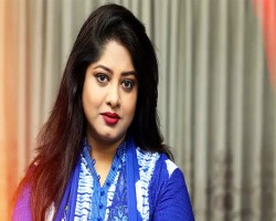 ৫২ তে চিত্রনায়িকা মৌসুমী