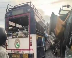 ভারতে বাস-ট্রাকের মুখোমুখি সংঘর্ষে নিহত ১৯