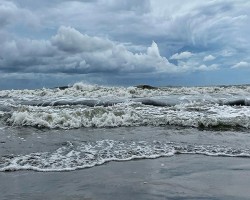 সাগরে সুস্পষ্ট লঘুচাপ, আরও ঘনীভূত হওয়ার আভাস