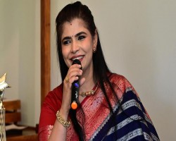 গায়িকাকে বিকৃত ছবি দেখিয়ে হেনস্তা, খুনের হুমকি!