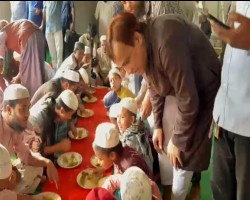 খালেদা জিয়ার আশু রোগমুক্তি কামনায় মহানগর বিএনপির দোয়া মাহফিল ও খাবার বিতরণ