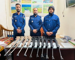 পুলিশের চেকপোস্টে ১০টি আগ্নেয়াস্ত্র উদ্ধার 