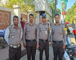 পুরনো পোষাকেই ফিরতে চায় পুলিশ