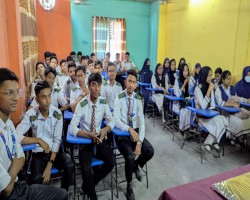 পুরো রমজানে হাইস্কুল বন্ধ রাখার নির্দেশ