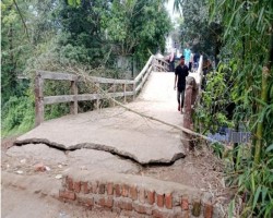 সেতু ধসে তিন ইউনিয়নে যোগাযোগ বিচ্ছিন্ন, ভোগান্তিতে ৫০ হাজার মানুষ