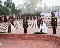জাতীয় স্মৃতিসৌধে রাষ্ট্রপতি ও প্রধানমন্ত্রীর শ্রদ্ধা