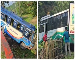 একসাথে খাদে পড়ল দুই বাস সংঘাত এড়াতে সিলেটে