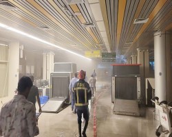 ম্যানুয়ালি ইমিগ্রেশন চলছে ওসমানী বিমানবন্দরে 